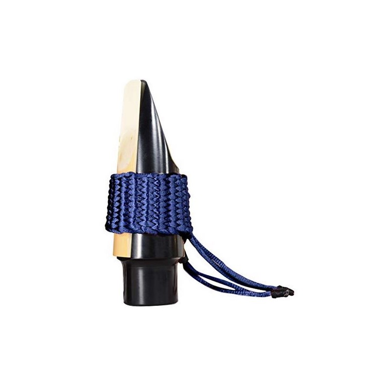 LIGATURE BAMBU AT04 POUR SAXOPHONE TENOR EN FIBRE SYNTHETIQUE couleur bleu marine LIGATURE BAMBU AT04 POUR SAXOPHONE TENOR EN FIBRE SYNTHETIQUE couleur bleu marine